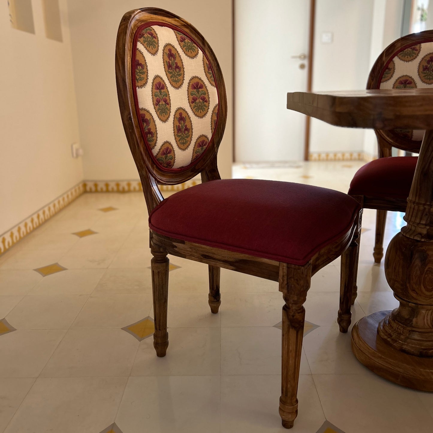 Curvv Dining Chair in Sheesham Wood in Honey Finish