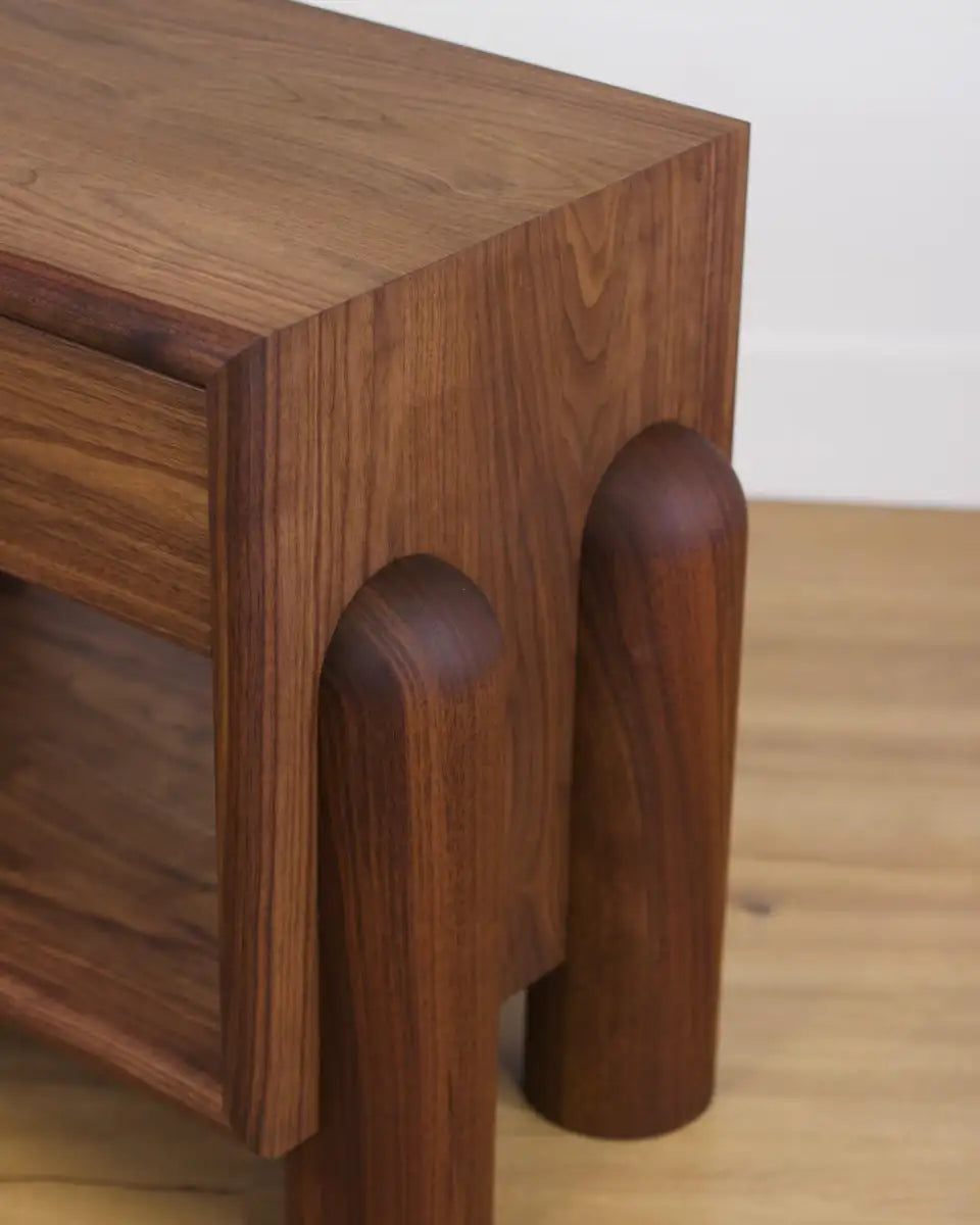 Dub Bedside Table in Solid Wood for Bedroom