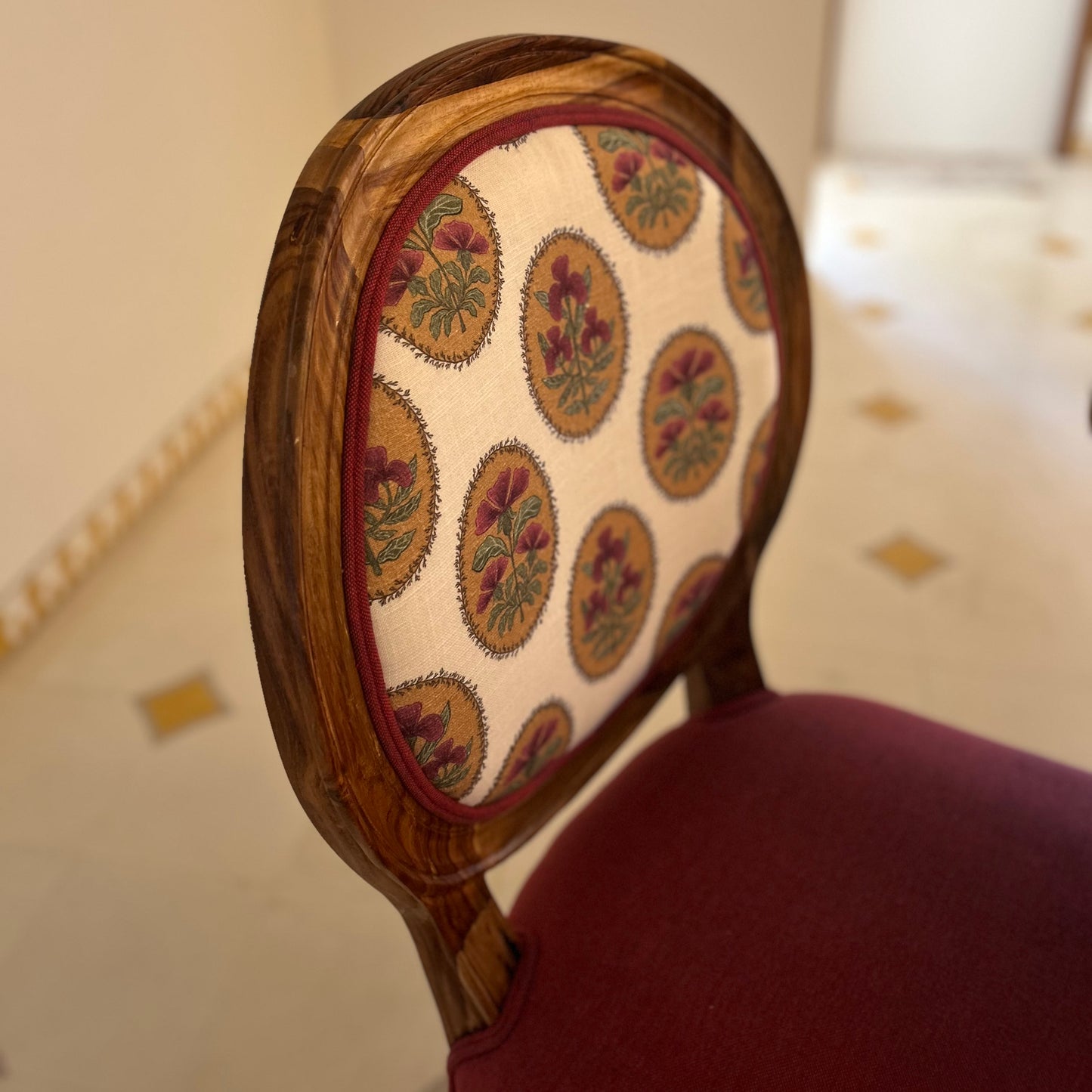 Curvv Dining Chair in Sheesham Wood in Honey Finish