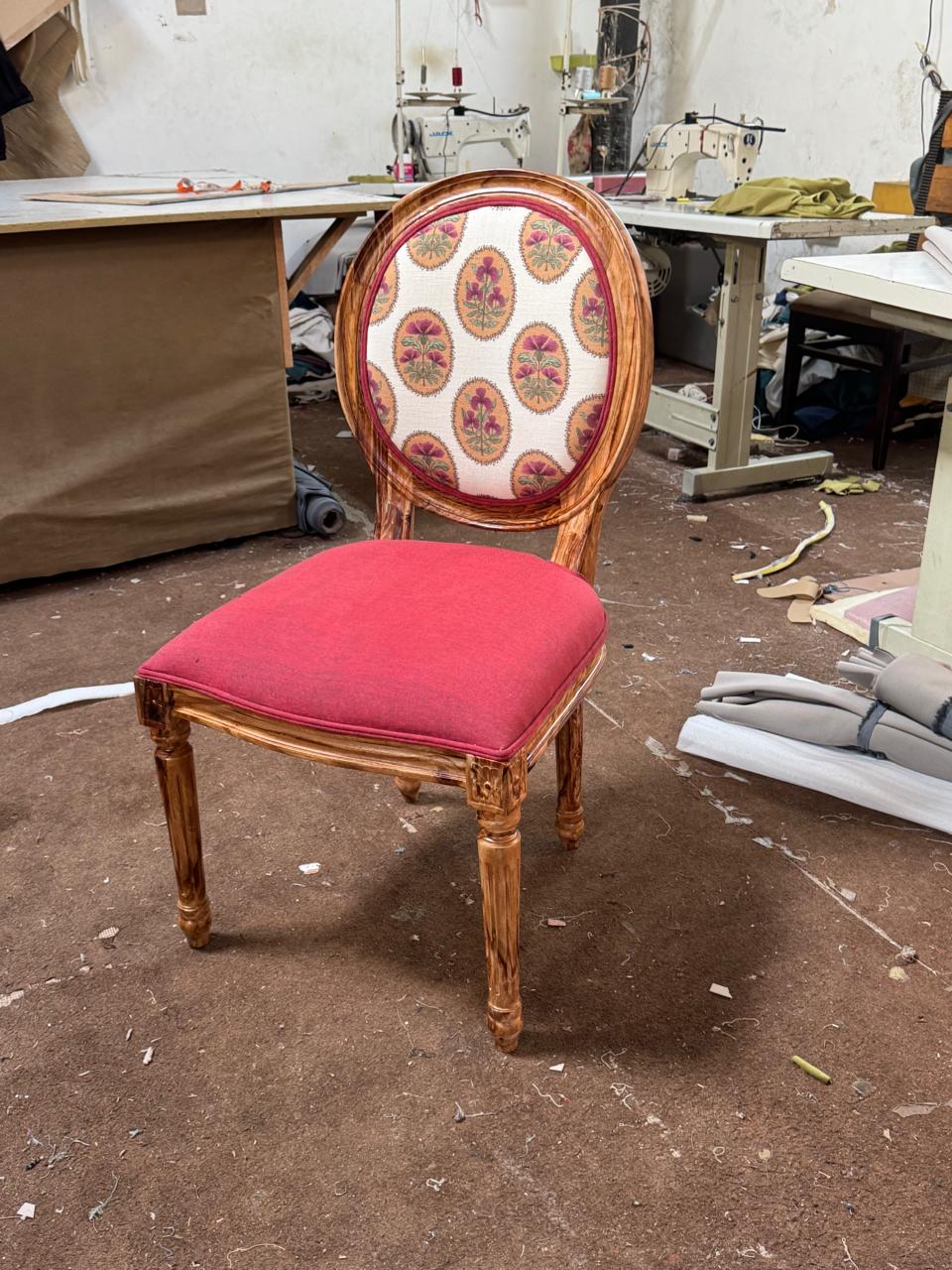 Curvv Dining Chair in Sheesham Wood in Honey Finish